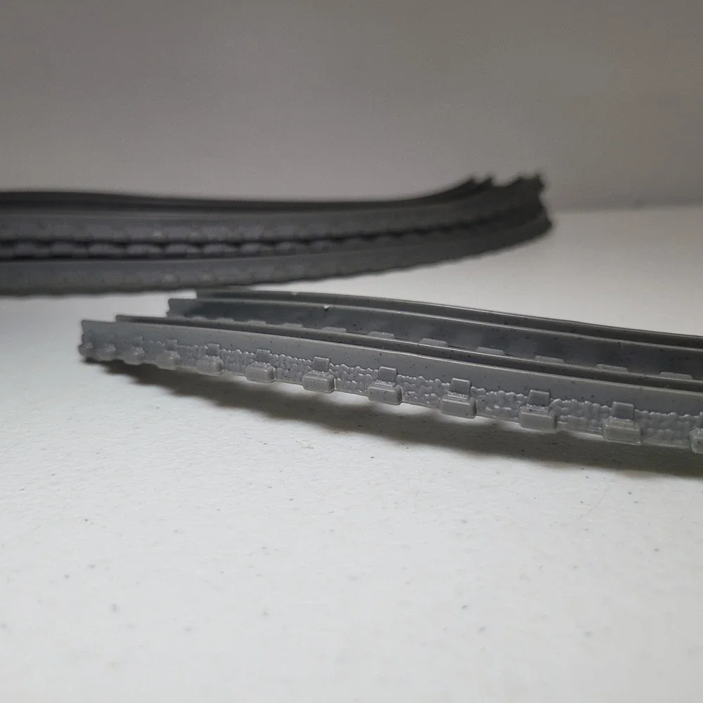 Thomas and Friends TrackMaster Replacement Curved Track with‎ Stop Switch GLK80